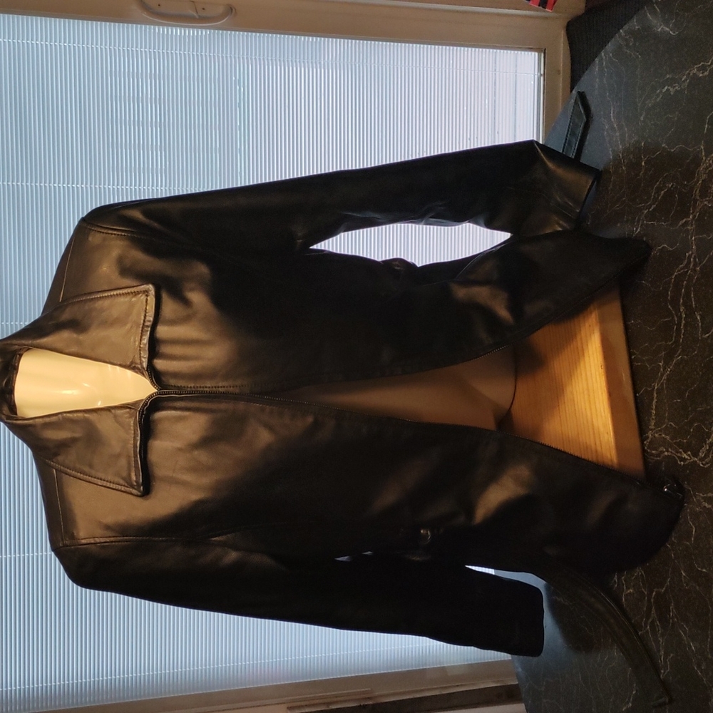 Colebrook & Co jacket size medium 100% leather